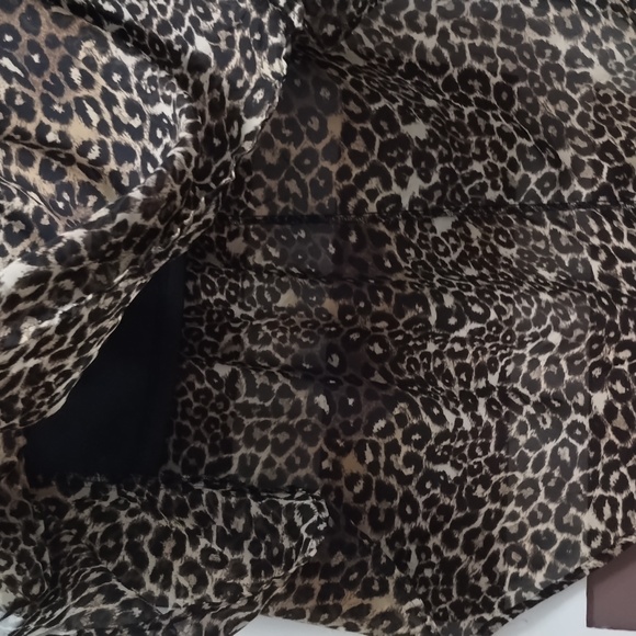 Cheetah print skirt Large short in front long back - Picture 3 of 3